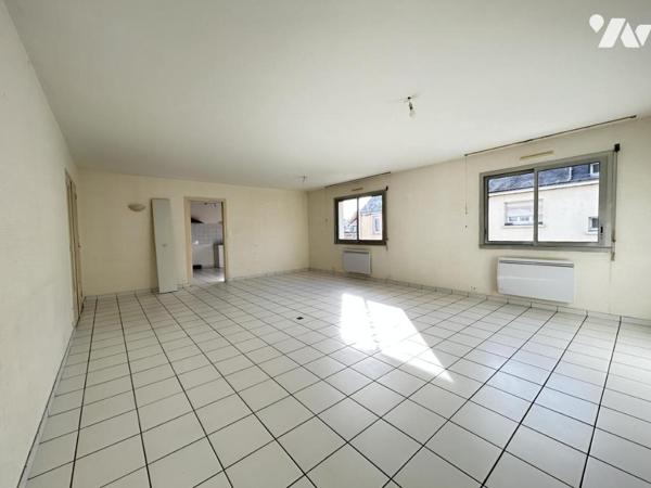 immeuble mixte professionnel et appartement à vendre à guer 56 morbihan