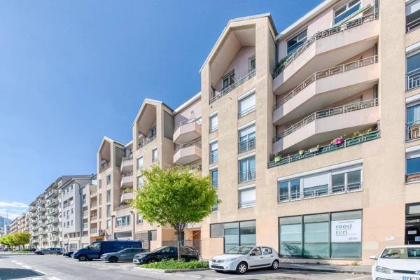 T5 DUPLEX DE 136 M² – DERNIER ÉTAGE – DEUX TERRASSES – LYON 3E