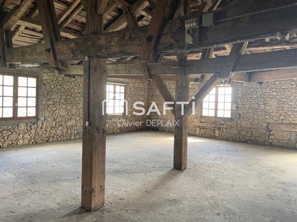 Corps de ferme authentique à rafraichir – Grand potentiel et espace exceptionnel !