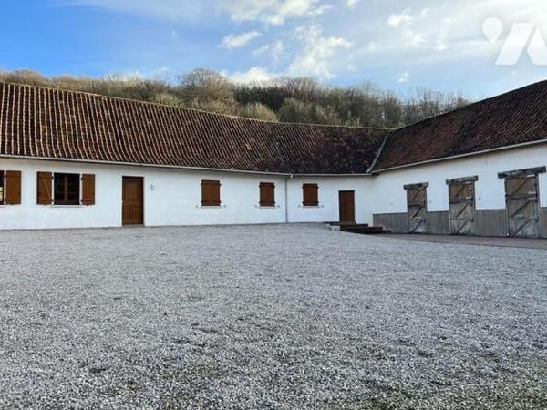 MONTREUIL, Fermette rénovée - Idéalement située, venez découvrir cette magnifique longère bâtie...