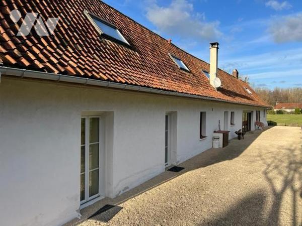 MONTREUIL, Fermette rénovée - Idéalement située, venez découvrir cette magnifique longère bâtie...