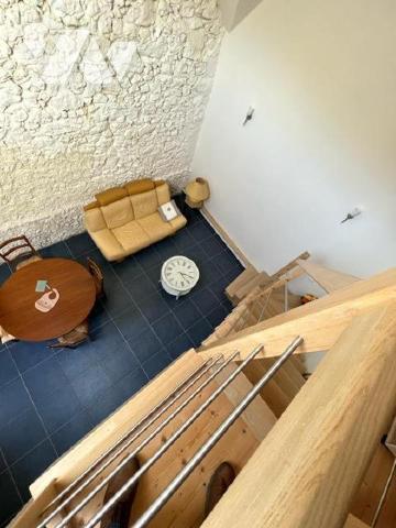 MONTREUIL, Fermette rénovée - Idéalement située, venez découvrir cette magnifique longère bâtie...