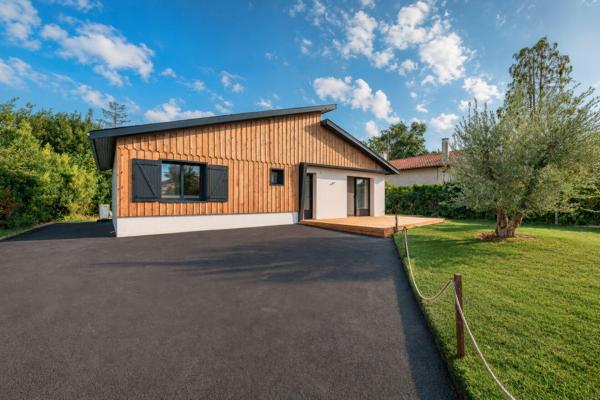 Maison rénovée avec dépendance à la Hume