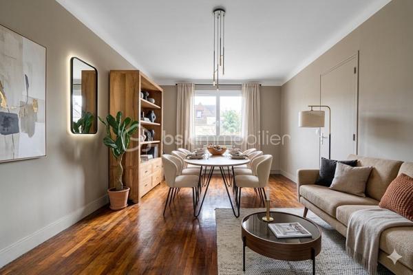 Maison mitoyenne 3 chambres - 1 cuisine - 1 salon/ salle à manger  - 1 SDB - 2 wc - 1 sous-sol semi enterré (1,85 m HSP) - jardin arboré et fleuri

Située rue Molière à Champigny-sur-Marne, dans un secteur calme et résidentiel, cette maison mitoyenne d’un côté, construite en 1961, offre un cadre de vie agréable avec jardin et sous-sol total.

D’une surface habitable d’environ 66 m², elle est édifiée sur un terrain d’environ 300 m², arboré et sans réel vis-à-vis.
Au rez-de-chaussée, vous trouverez une entrée indépendante, un WC séparé, une cuisine séparée et un salon traversant, lumineux, bénéficiant d’une double exposition sud-est / nord-ouest.
À l’étage, un pallier dessert 2 chambres, dont l’une est en enfilade avec une autre pièce pouvant servir de bureau/dressing ou 3ème chambre et une salle de bain avec WC de type sanibroyeur.
Au sous-sol semi enterré (1,85 m de hauteur sous plafond), un garage pouvant accueillir une grande voiture, une chaufferie et une cave complètent ce bien.
Le jardin est accessible par un côté de la maison et est arboré et bien orienté afin de profiter des belles journées. Le cerisier protège naturellement l’arrière de la maison et le salon. De nombreux arbres fruitiers vous régaleront aux beaux jours.

Prestations et équipements :
	•	Chauffage individuel au gaz naturel avec chaudière récente (juin 2021)
	•	Toiture et isolation du grenier refaites il y a 4 ans, sous garantie décennale
	•	Fenêtres en PVC isolant et celles du salon sont oscillo-battantes, récentes (2021)
	•	Fibre optique possible (non encore installée)

Les + :
✔ Maison saine 
✔ Jardin agréable
✔ Sous-sol complet avec superficie non comptabilisée dans la surface habitable 
✔ Travaux importants déjà réalisés
✔ Quartier résidentiel recherché

Les - : des travaux d’embellissement à prévoir (cf quelques photos de suggestion d’aménagement sont glissées dans l’annonce pour donner une idée). En conclusion, une jolie maison décorée à votre goût ! Un très beau potentiel.

Une maison idéale pour une famille ou un premier achat, offrant un beau potentiel (et un bon investissement locatif) dans un environnement paisible, et en même temps à proximité de nombreux commerces.
À distance raisonnable du centre de Paris, (environ 15 km) en métro ou en RER. 
Le quartier est bien desservi par les bus (10 minutes vers la gare de Villiers sur Marne-RER E et en 15 minutes vers la gare de Champigny sur Marne-RER A).
De plus l’arrivée de la ligne de métro 15 est un atout supplémentaire pour cette maison avec une station a moins de 15 minutes à pied.