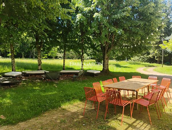 A VENDRE - Saint Sauveur En Puisaye - Bourgogne-  Maison de Maître avec dépendance sur un parc arboré de 2ha