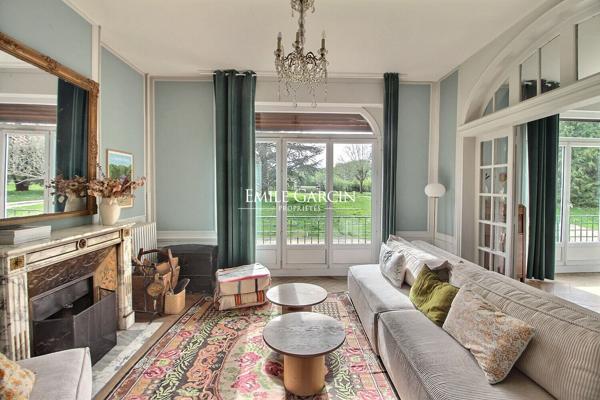 A VENDRE - Saint Sauveur En Puisaye - Bourgogne-  Maison de Maître avec dépendance sur un parc arboré de 2ha