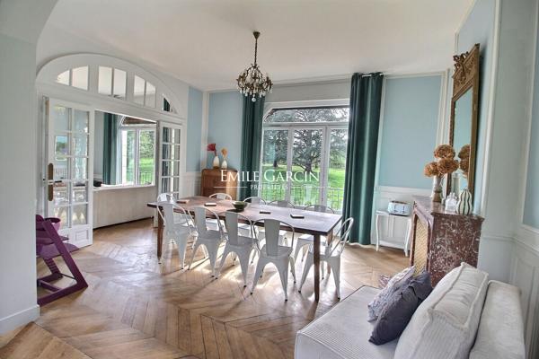 A VENDRE - Saint Sauveur En Puisaye - Bourgogne-  Maison de Maître avec dépendance sur un parc arboré de 2ha