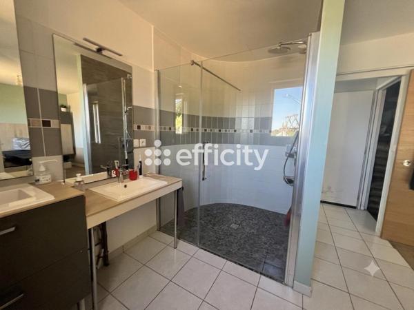 Maison
         7 pièces
        - 134 m² Exclusivité 279 000 € *