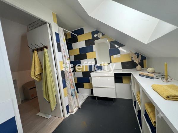 Maison
         7 pièces
        - 134 m² Exclusivité 279 000 € *