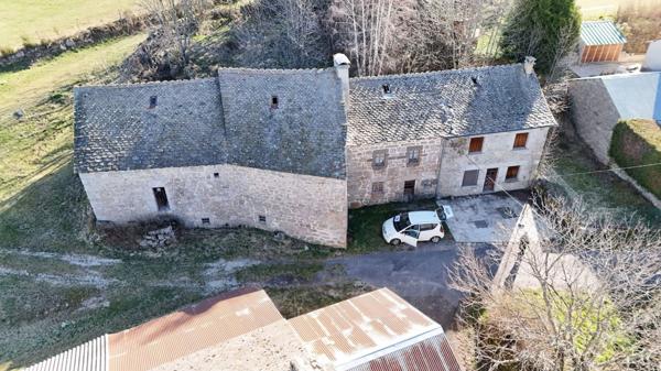 MAISON EN PIERRE A RÉNOVER, 6 PIÈCES AVEC GRANGE et JARDIN