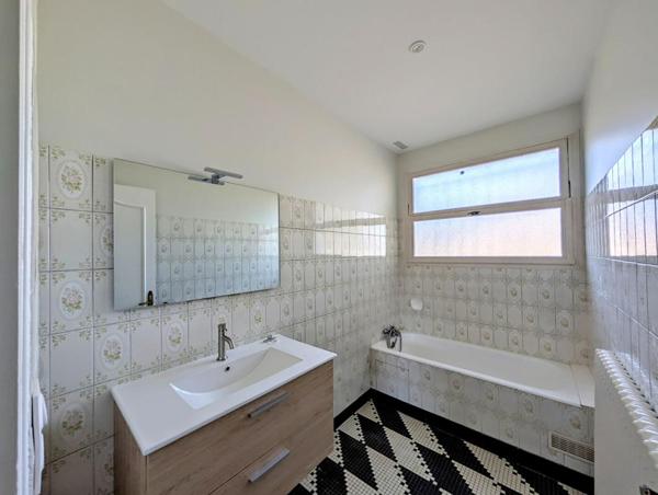 Maison  5 pièce(s) 100 m2 Référence 430791 Crit