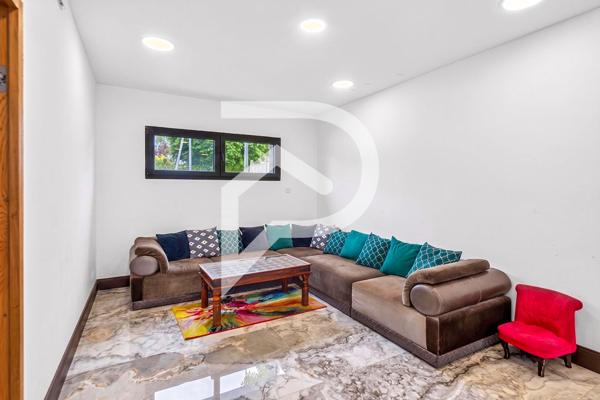 Maison 7 pièces 295 m2