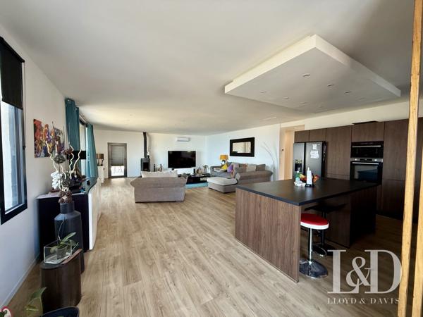 Villa de plain pied vue panoramique sur les îles toscanes