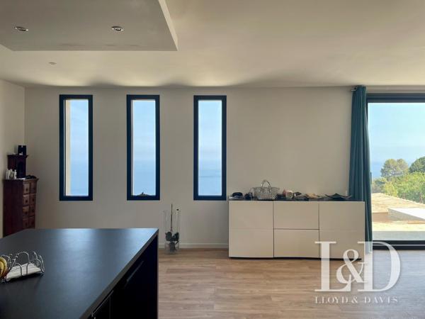 Villa de plain pied vue panoramique sur les îles toscanes