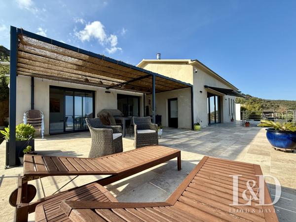 Villa de plain pied vue panoramique sur les îles toscanes