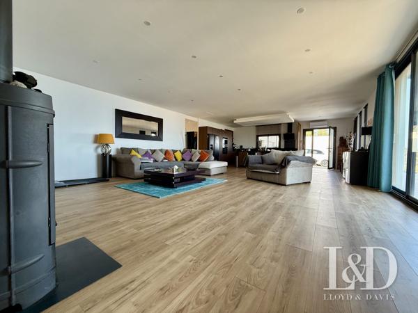 Villa de plain pied vue panoramique sur les îles toscanes