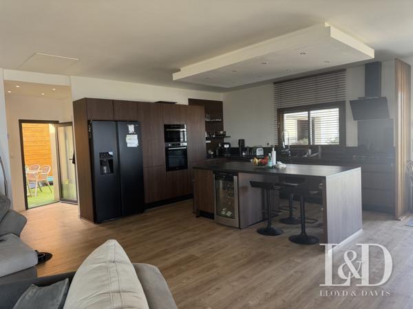 Villa de plain pied vue panoramique sur les îles toscanes