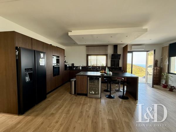 Villa de plain pied vue panoramique sur les îles toscanes