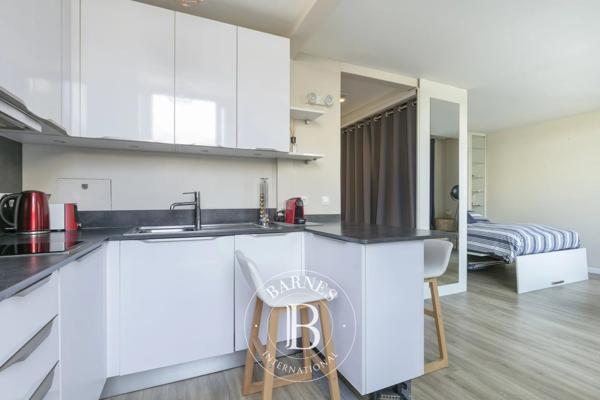 Paris 8ème, Appartement  40 m² à vendre