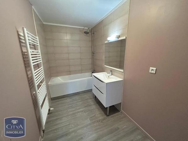 Appartement à louer 4 pièces 83.4m² Bogny-sur-Meuse (08120)