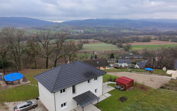 Maison à vendre    5 pièces • 136,28 m2 Saint-Girod