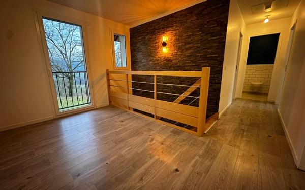 Maison à vendre    5 pièces • 136,28 m2 Saint-Girod