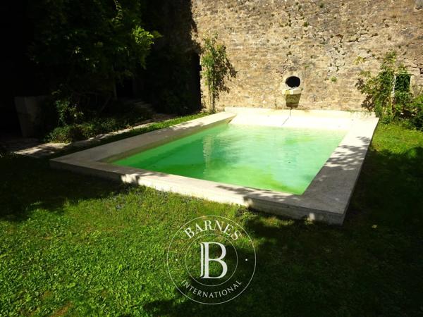 Montbard, Hôtel particulier 7 Chambres -  750 m² à vendre