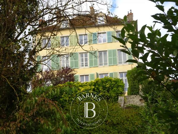 Montbard, Hôtel particulier 7 Chambres -  750 m² à vendre