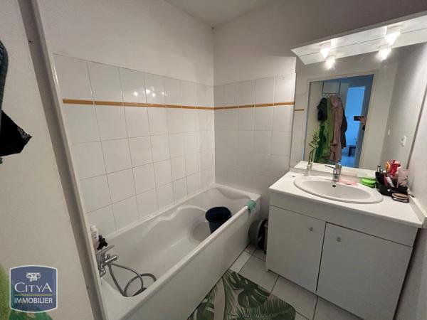 Appartement à louer 2 pièces 48.35m² Bourges (18000)