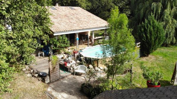Maison à vendre 3 chambres, dépendances, bois, piscine, proche de CASTELJALOUX (47)