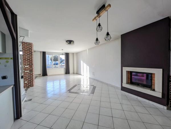 Maison à vendre 150m² - NUEIL LES AUBIERS (79)