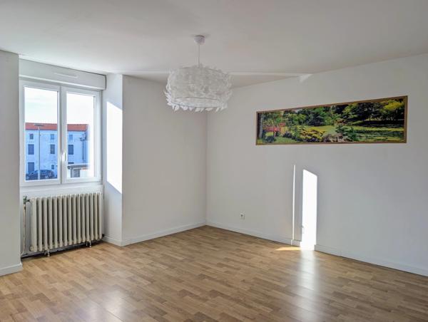 Maison à vendre 150m² - NUEIL LES AUBIERS (79)