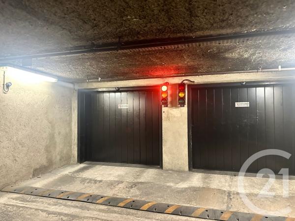 Parking à vendre  9,50 m 2   MARSEILLE  - 13006