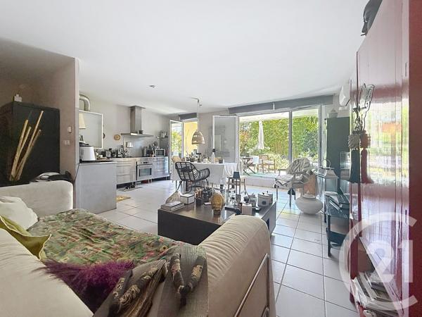 Appartement T3 à vendre  3 pièces - 69,76 m 2   MARSEILLE  - 13013