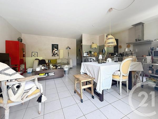 Appartement T3 à vendre  3 pièces - 69,76 m 2   MARSEILLE  - 13013