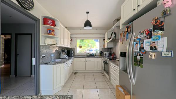 Maison
         9 pièces
        - 215 m² Bien prestige 880 000 € *