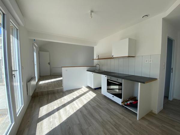 THOUARS Maison de plain pied rénovée