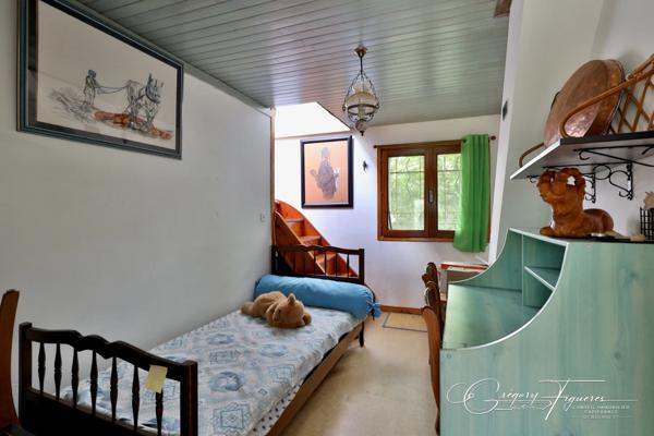 MAISON FAMILIALE – 128 m² – 7 PIÈCES – 5 CHAMBRES – TERRAIN 1 508 m² – RIVE-DE-GIER