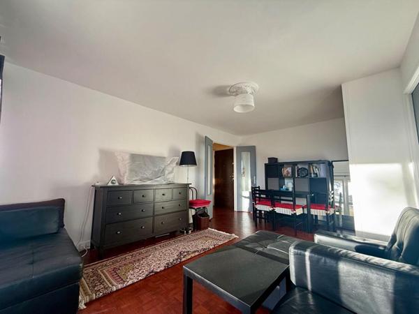 Charmant appartement de 2 pièces lumineux à Savigny-sur-Orge avec balcon et parking