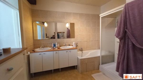 Maison en pierre 130m2, 3 chambres, jardin, garage