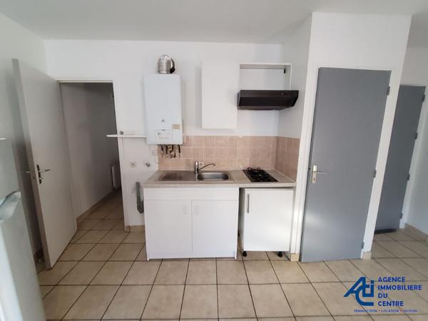 Appartement à louer Pontivy : 2 pièces, 28m² avec 1 chambre(s) à 405€ - AJP Immobilier Pontivy