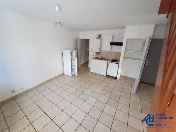 Appartement à louer Pontivy : 2 pièces, 28m² avec 1 chambre(s) à 405€ - AJP Immobilier Pontivy