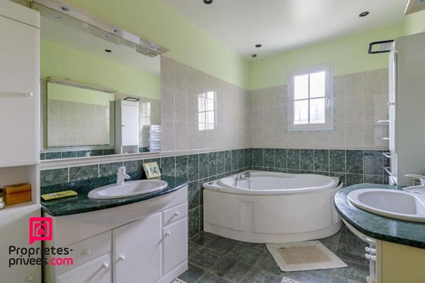 Maison Le Dorat 8 pièce(s) 245 m2