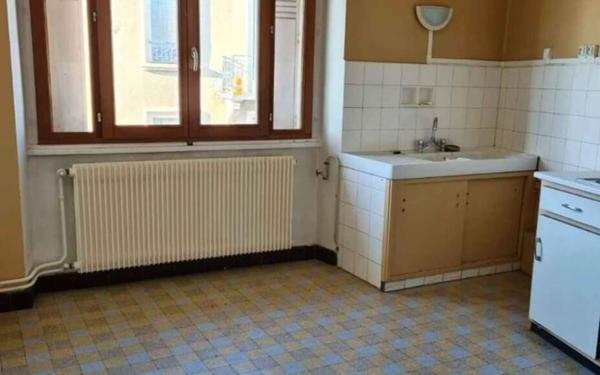 Immeuble à vendre    1 pièce •  Belley