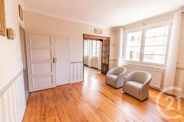 Appartement T3 à vendre  4 pièces - 66 m 2   LAVAL  - 53