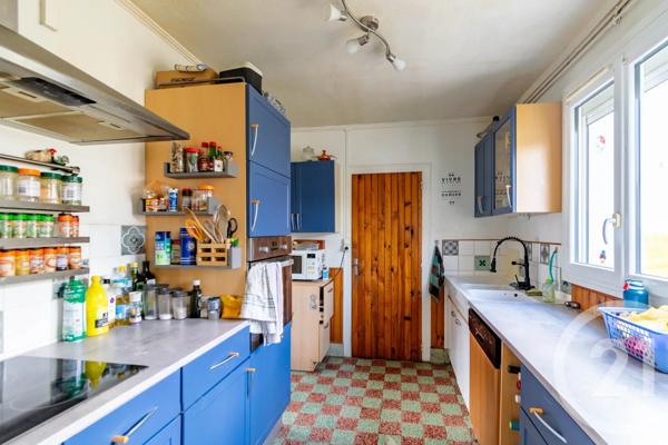 Appartement T3 à vendre  4 pièces - 66 m 2   LAVAL  - 53