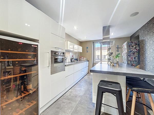 Dernier Étage Traversant ? Balcon Filant & Vue Toits