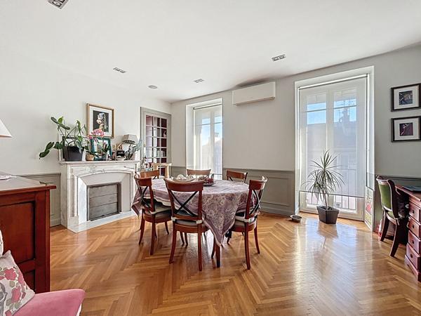 Dernier Étage Traversant ? Balcon Filant & Vue Toits