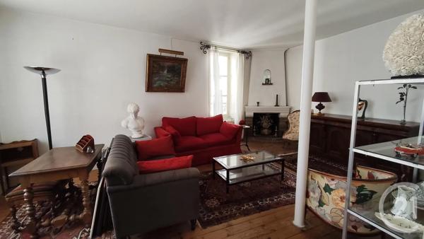 Maison à vendre  5 pièces - 120 m 2   SAINTES  - 17