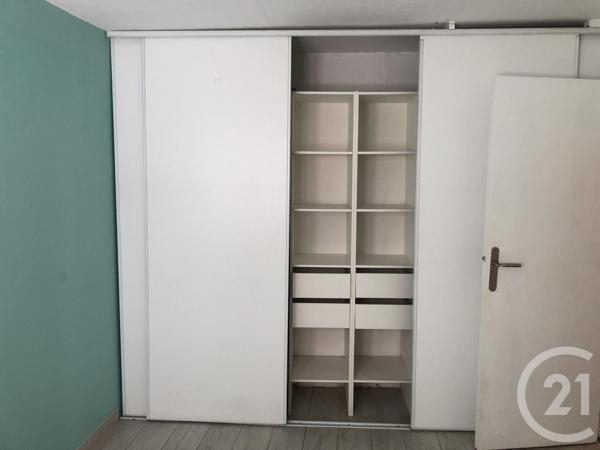 Appartement à vendre  6 pièces - 102,94 m 2   SAINTES  - 17
